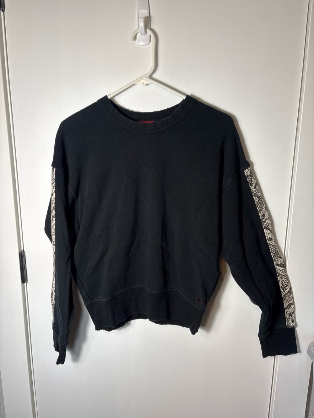 n:PHILANTHROPY x Free People Cropped Black Sweatshirt Snake Print Sleeve Med